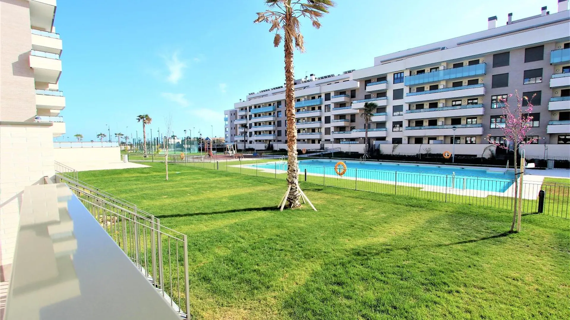 Los Alamos Playa, Piscina, Parking Y Padel 토레몰리노스 0*,  스페인