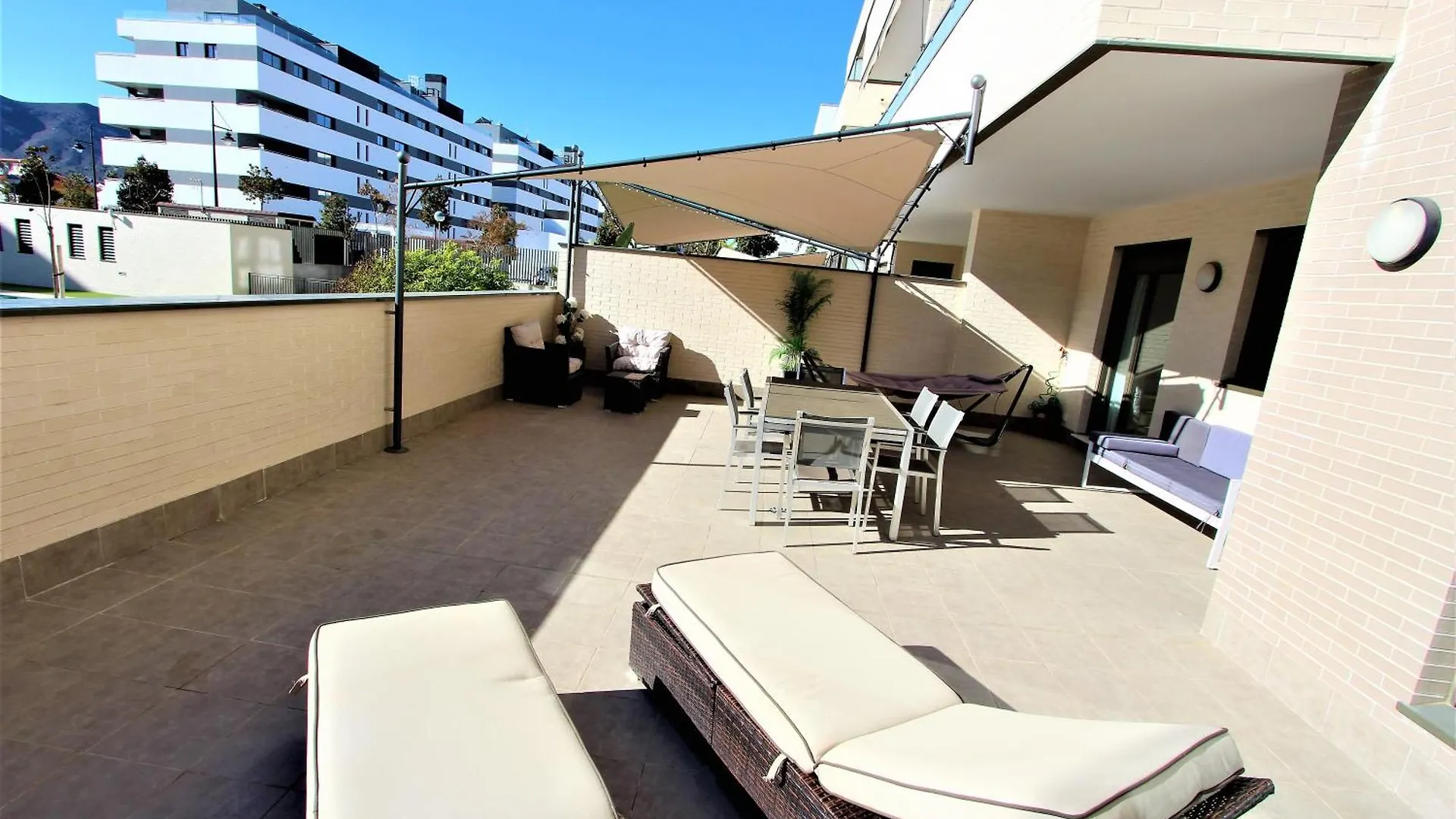 Los Alamos Playa, Piscina, Parking Y Padel Torremolinos Espanha